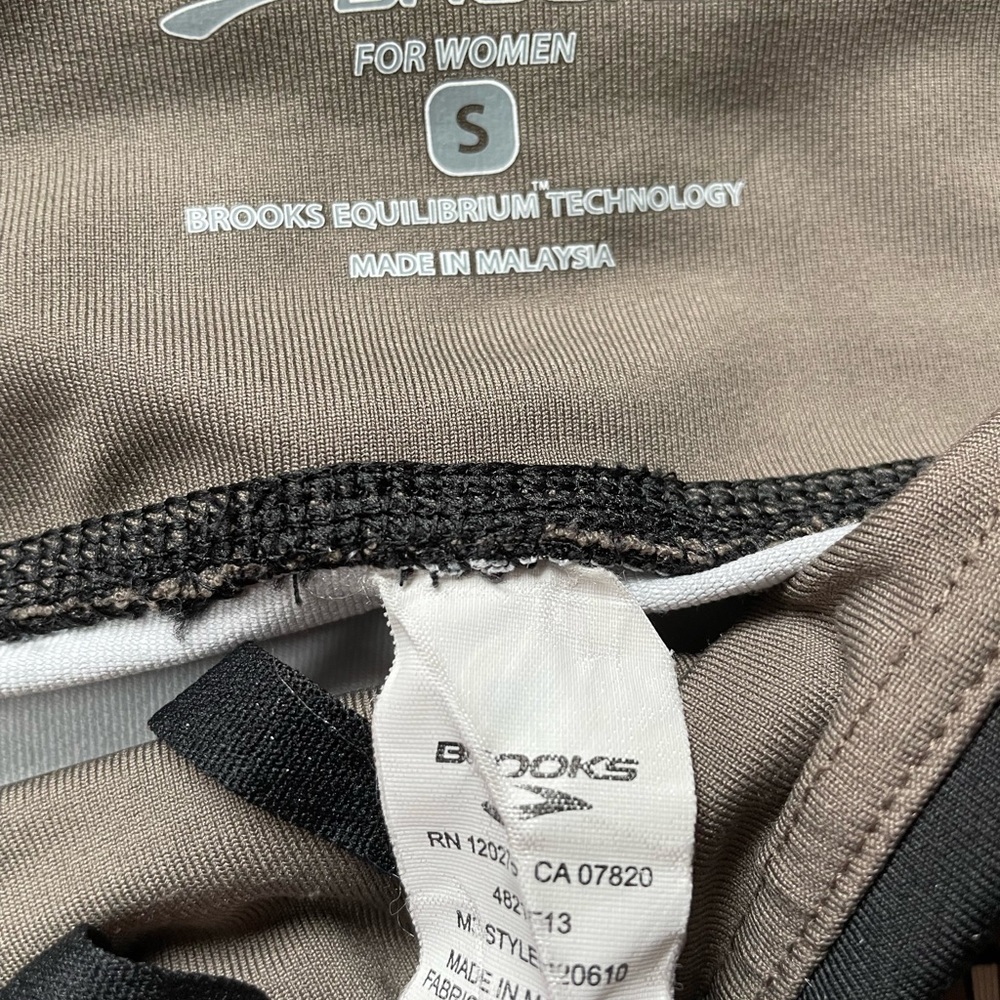 Brooks black and gray athletic crop pants. Size S - Picture 2 of 3